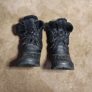 Black Fur-Lined Winter Ski Boots 7.5